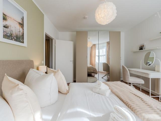 Furnished apartment available immediately for temporary rental in Berlin Am Tegeler Hafen with terrace, Berlin Amsterdam Apartments for Rent