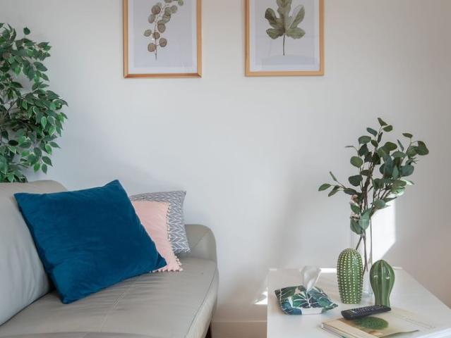 FURNISHED Apartment Convenience & Comfort in Trendy Bowden