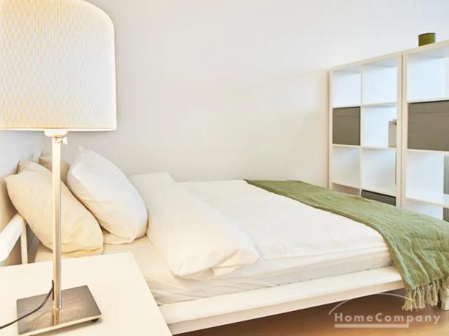 Furnished apartment for 1 person private parking space included