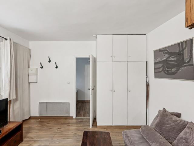 Furnished Apartment – Ground Floor, Rue Bargue, Paris Amsterdam Apartments for Rent