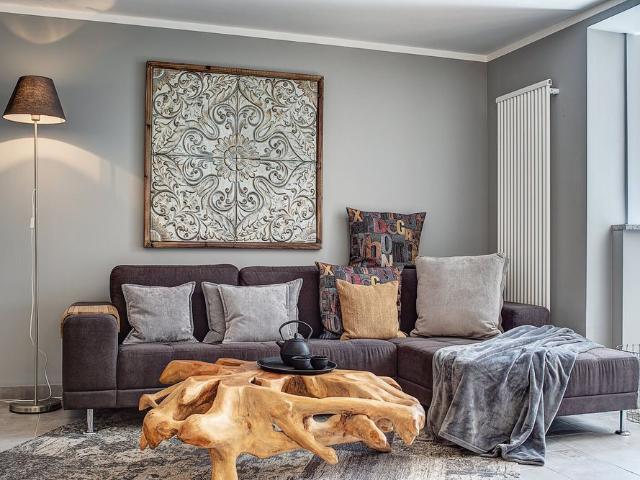 Furnished apartment in mint condition