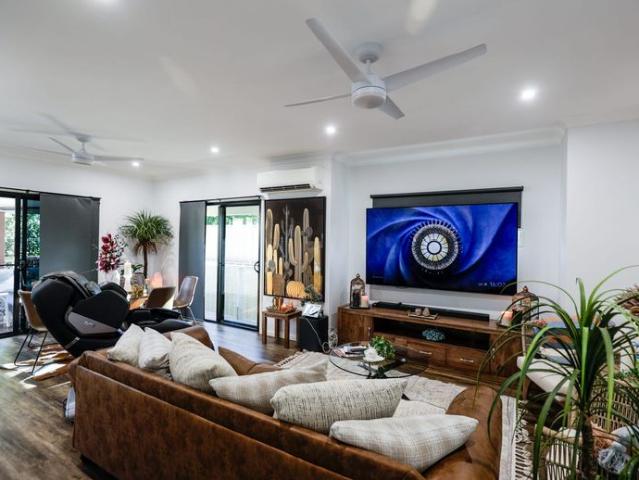 FURNISHED TOWNHOUSE IN A PRIME CENTRAL LOCATION AT THE HEART OF MORANBAH!