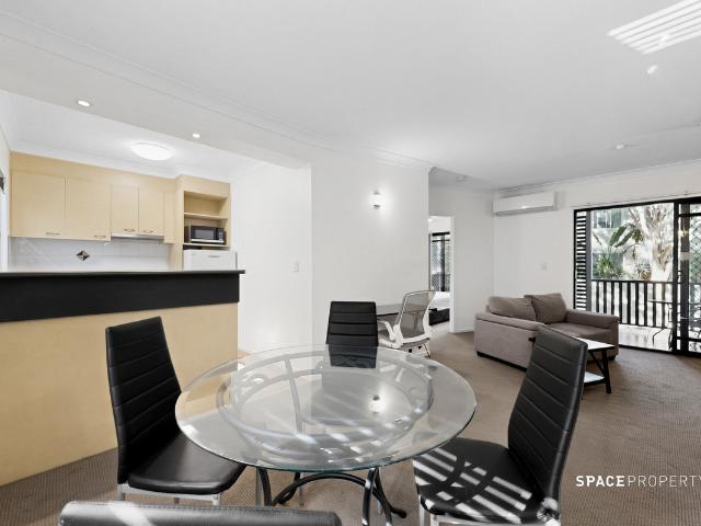 Furnished Apartment In A Quiet And Leafy Pocket