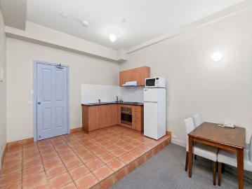 Furnished apartment in central geelong