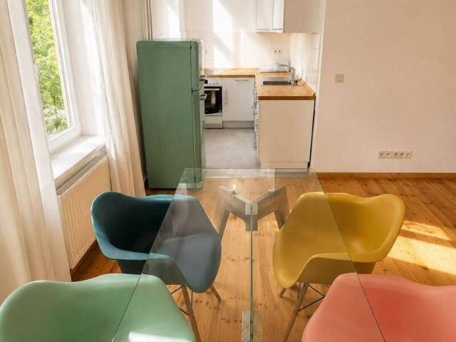 Furnished apartment in Friedrichshain available available 1st October