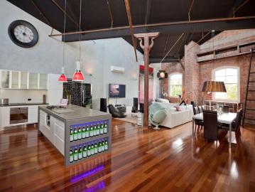 FURNISHED APARTMENT IN HISTORIC WINCHCOMBE CARSON WOOLSTORE TENERIFFE