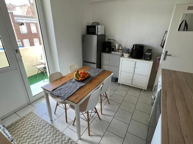 Furnished Apartment in the Heart of Düsseldorf with sunny Balcony, Dusseldorf Amsterdam Apartments for Rent