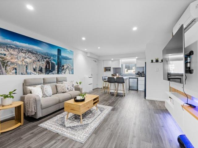 FURNISHED APARTMENT IN THE SOUGHT AFTER RIVERENA BUILDING