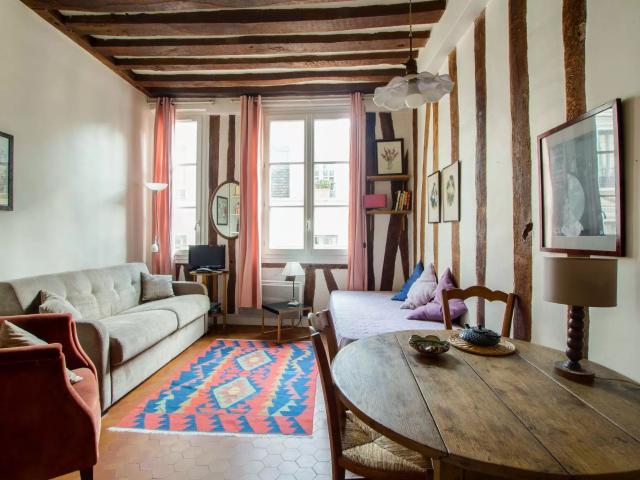 FURNISHED APARTMENT PARIS STUDIO SAINT MICHEL