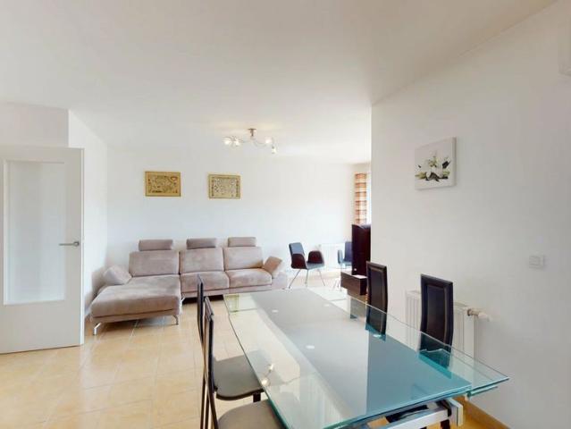 Furnished apartment T4 76 m² Top floor with balcony and cellar