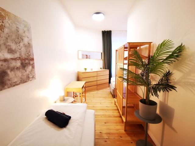 Furnished Apartment with Balcony – Berlin Reinickendorf, Berlin Amsterdam Apartments for Rent