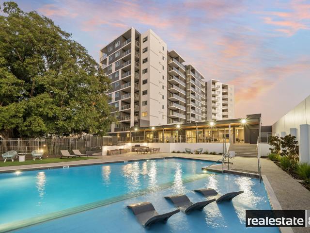FURNISHED APARTMENT WITH STADIUM VIEWS!