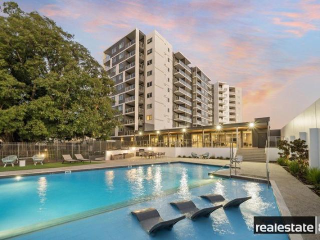 FURNISHED APARTMENT WITH STADIUM VIEWS!