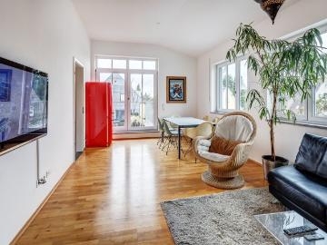 Furnished apartment with roof terrace in Fürstenried