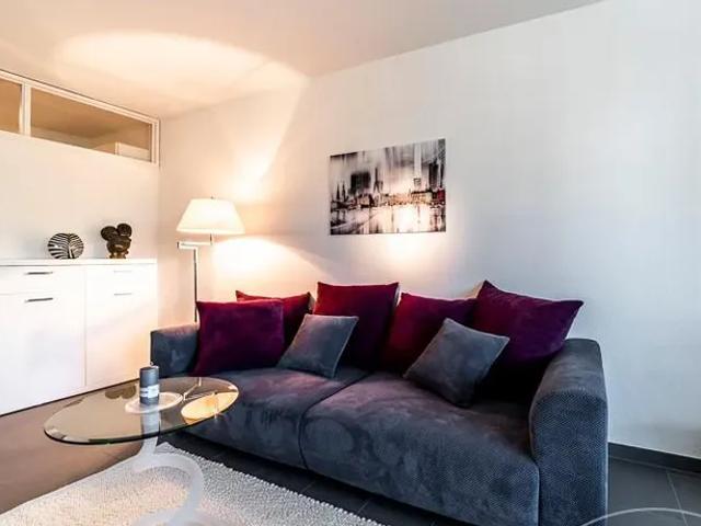Furnished apartment with underground parking space and winter garden *in walking distance to the UKE, close to Eimsbüttel and Eppendorf
