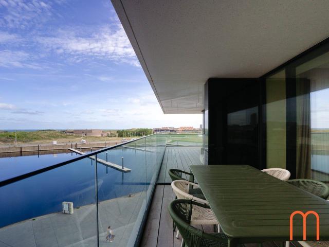 Furnished apartment with unique sea views and spacious te.