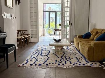 Furnished apartment, 2 bed, 1 bath, 2 WC, large terrace