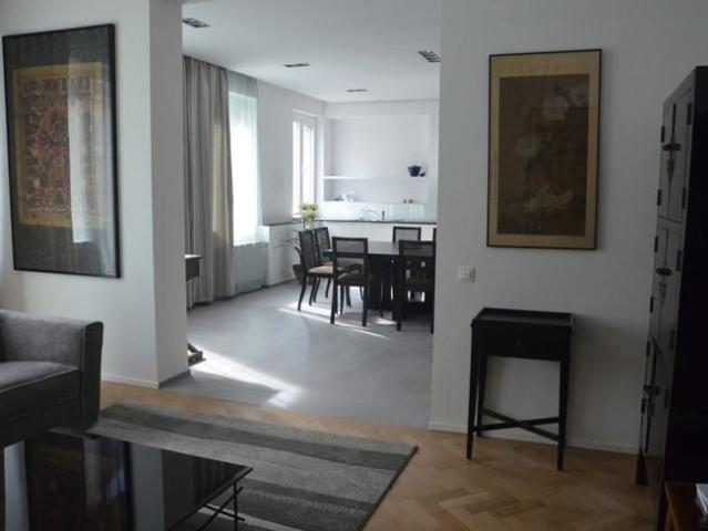 Furnished apartment | 3 bedrooms | Châtelain/Stéphanie neigh