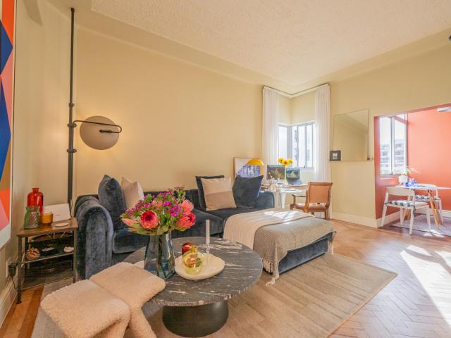 Furnished Art Deco One Bedroom in Dunrobin, Fresnaye
