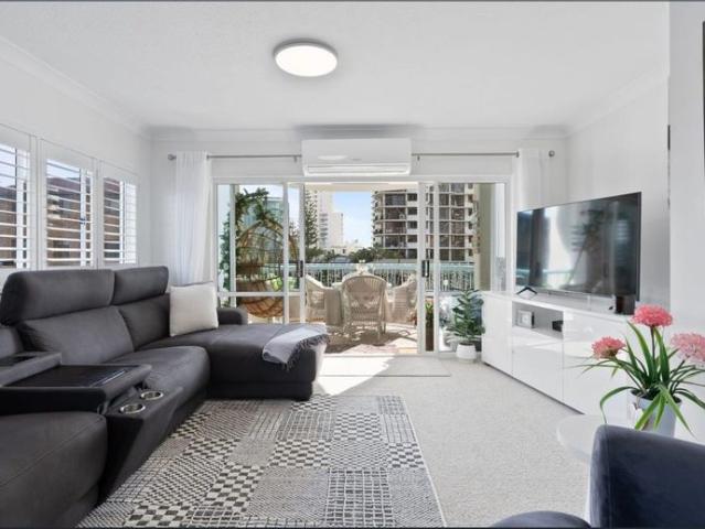Furnished Beachfront Luxury Living – Renovated Apartment with Ocean & Hinterland Views