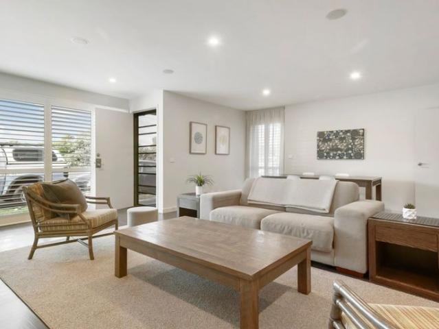 Furnished Beachside Apartment