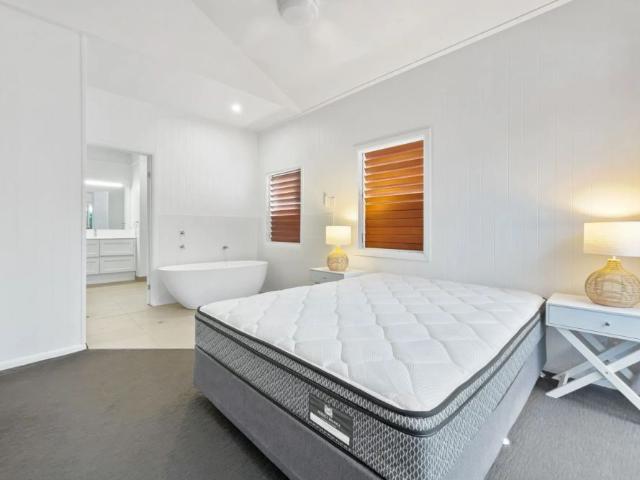 Furnished Beachside Home 3 Minute Walk to Surf
