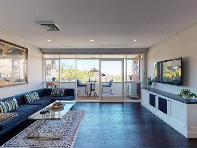 Furnished, Beautiful presented 2 bedroom + A Locked Up Garage & Storage Apartment in the Heart of Harbourside Wollstonecraft