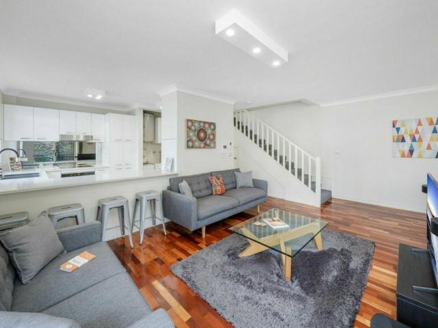 Furnished Beautifully Renovated Split Level 2 Bedroom Apartment!