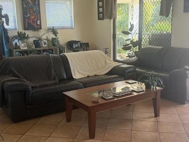 Furnished bedroom in Labrador – Female student