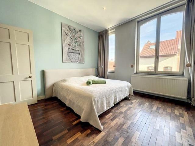 Furnished BEDROOM– Short term Forest