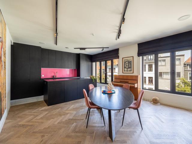Furnished bright, sunny duplex, flexible lease