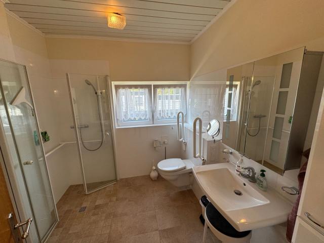 Furnished bungalow, central, near forest, quiet with beautiful garden, Paderborn Amsterdam Apartments for Rent