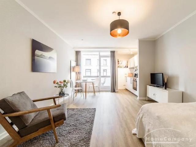 Furnished business apartment with balcony in popular Hamburg Ottensen
