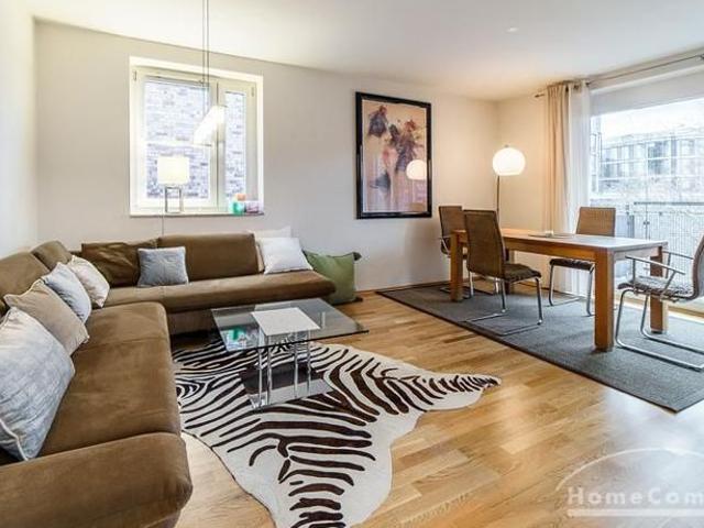 Furnished business flat with 2 bedrooms, elevator and underground parking in the city center