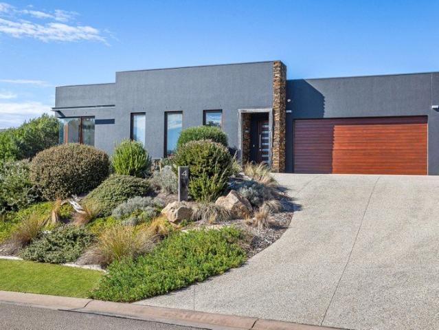 Furnished Golf Course Living in Moonah Links