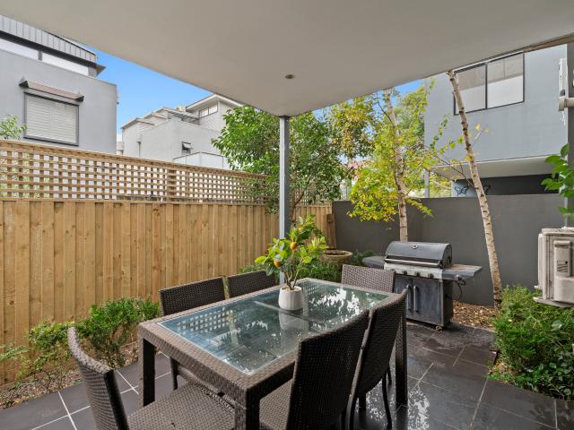 Furnished Garden Apartment in Prime Windsor Location