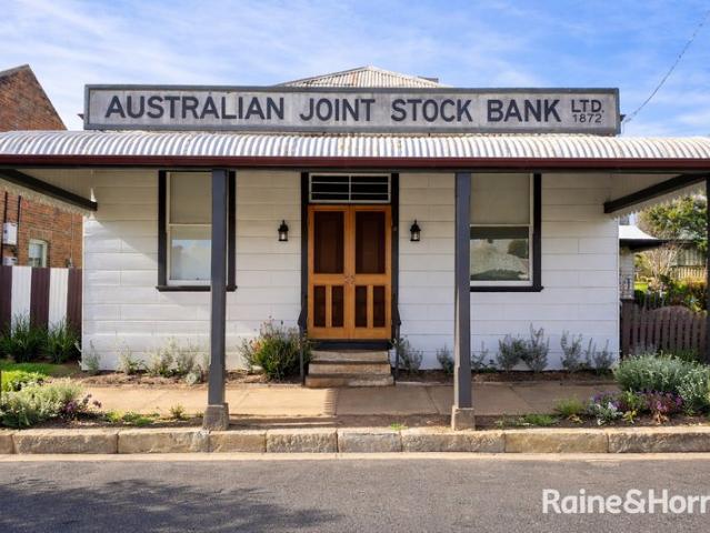 Furnished Gem with a Rich Heritage: A Remarkable Rental in Gulgong