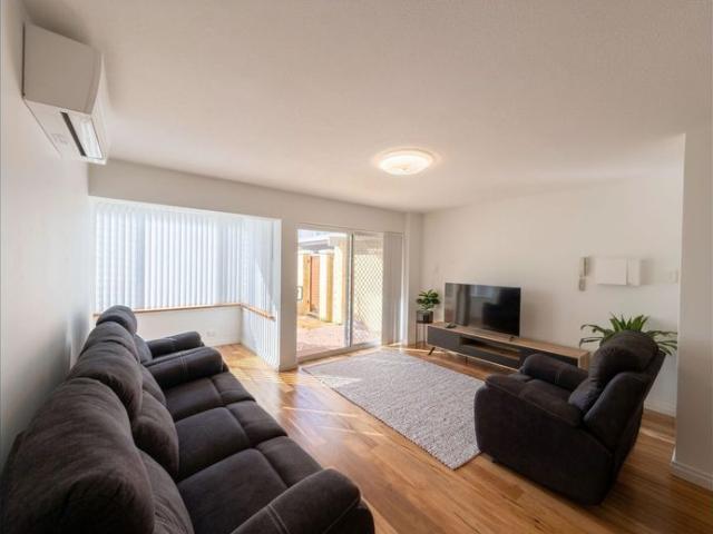 Furnished Ground Floor Apartment with Spacious Exclusive Courtyard – $1,200 per Week For Rent