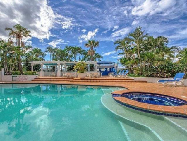 FURNISHED GROUND FLOOR UNIT IN THE HEART OF NOBBY BEACH
