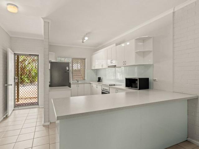Furnished Ground Floor Unit with Private Garden