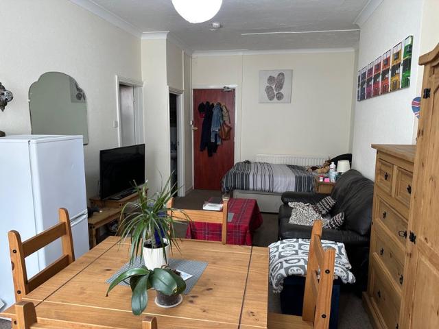Furnished Double Studio All bills included BH2 5HL