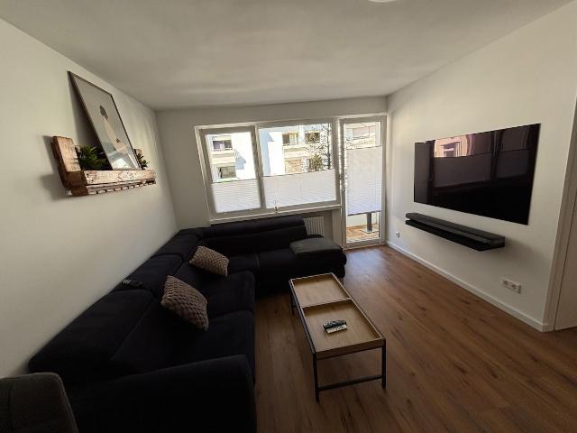 Furnished Design Apartment with Balcony in Düsseldorf Bilk, near Medienhafen