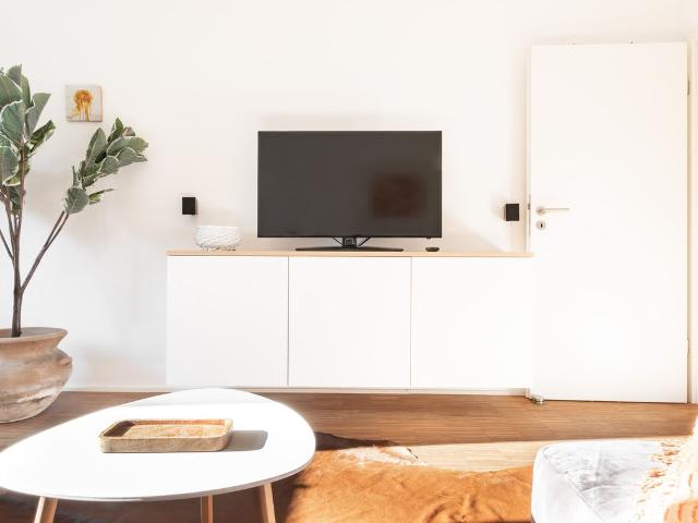 FURNISHED DESIGNER APARTMENT IN THE MIDDLE OF MEDIENHAFEN !*, Dusseldorf Amsterdam Apartments for Rent