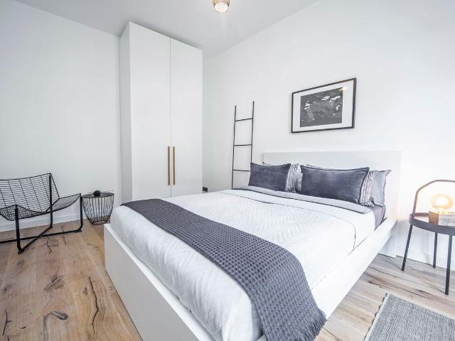 Furnished designer flat at the Volksgarten, Dusseldorf Amsterdam Apartments for Rent