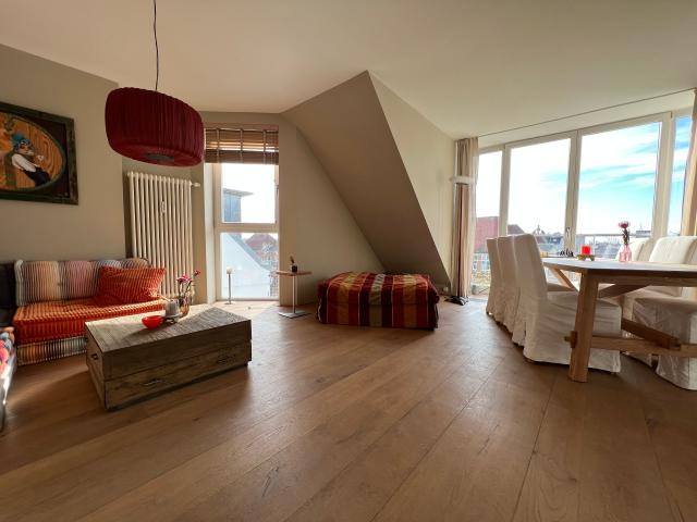 Furnished Designer Penthouse with Rooftop Terrace — All Inclusive, Central Eppendorf