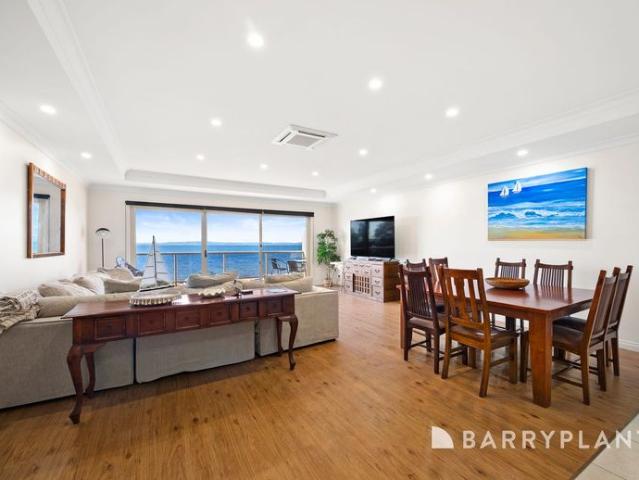 Furnished dual level penthouse on Phillip Island with expansive bay views