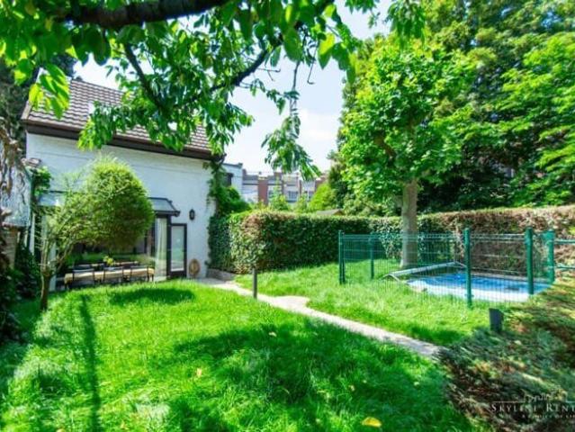 Furnished duplex house with garden & private pool in Ixelles