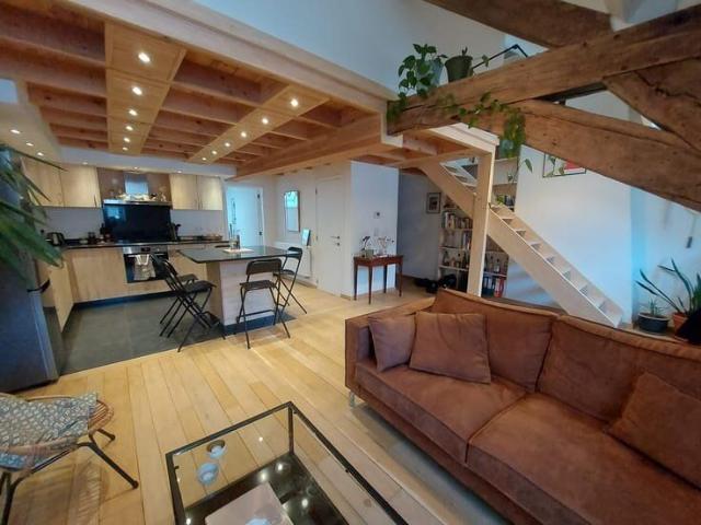 Furnished duplex, Sainte Catherine district