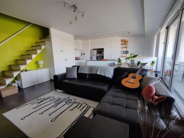 Furnished duplex with lots of light and nice terrace