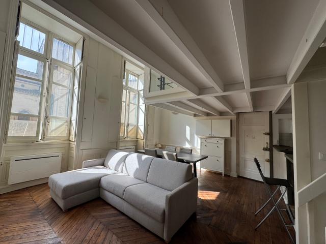 Furnished Duplex 70 m² — Lyon Presqu’île, Ainay